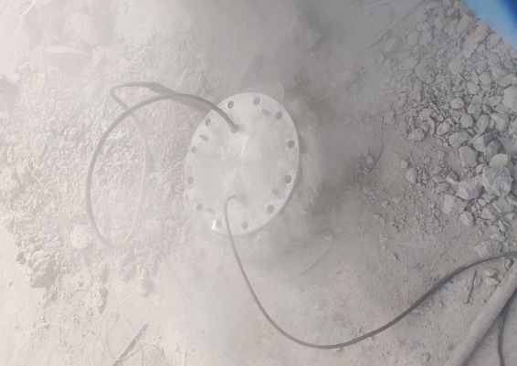 利馬克雷達(dá)物位計(jì)在水泥倉中的應(yīng)用案例(圖1)