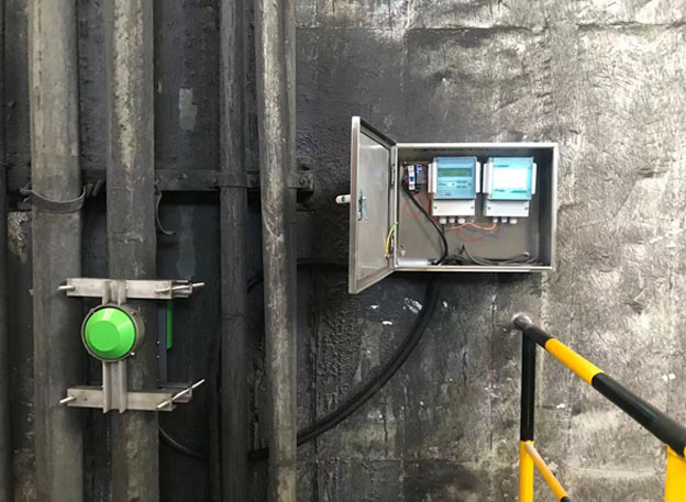 Na-22放射性?xún)x表礦山充填管道密度測(cè)量現(xiàn)場(chǎng)(圖2)