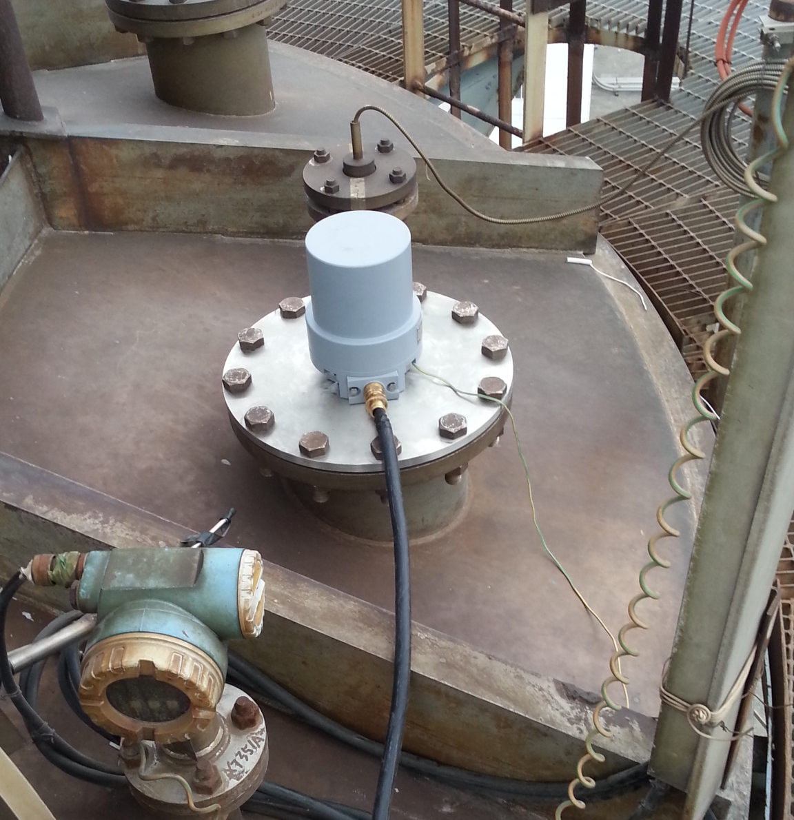 雷達料位計,3D雷達物位計,Na-22濃度計.Na-22密度計,利馬克工雷達物位計況案例現(xiàn)場,利馬克石油化工行業(yè)應(yīng)用