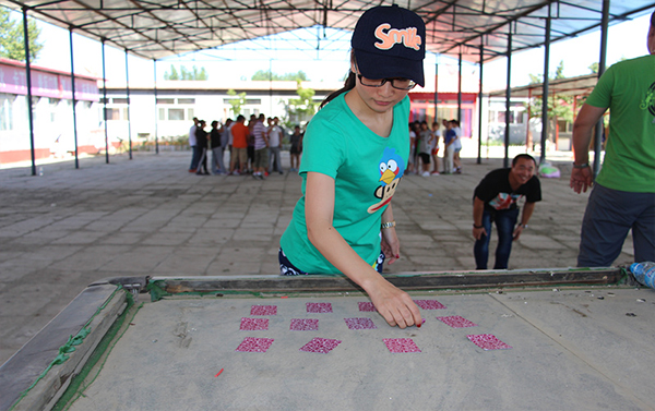 2016年公司舉行拓展培訓(xùn)活動(dòng)合影留念(圖5)