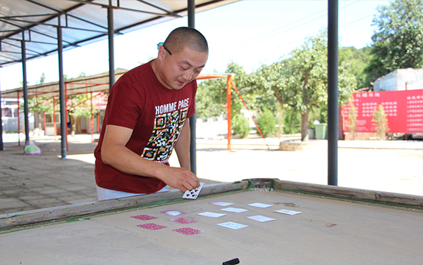 2016年公司舉行拓展培訓(xùn)活動(dòng)合影留念(圖7)